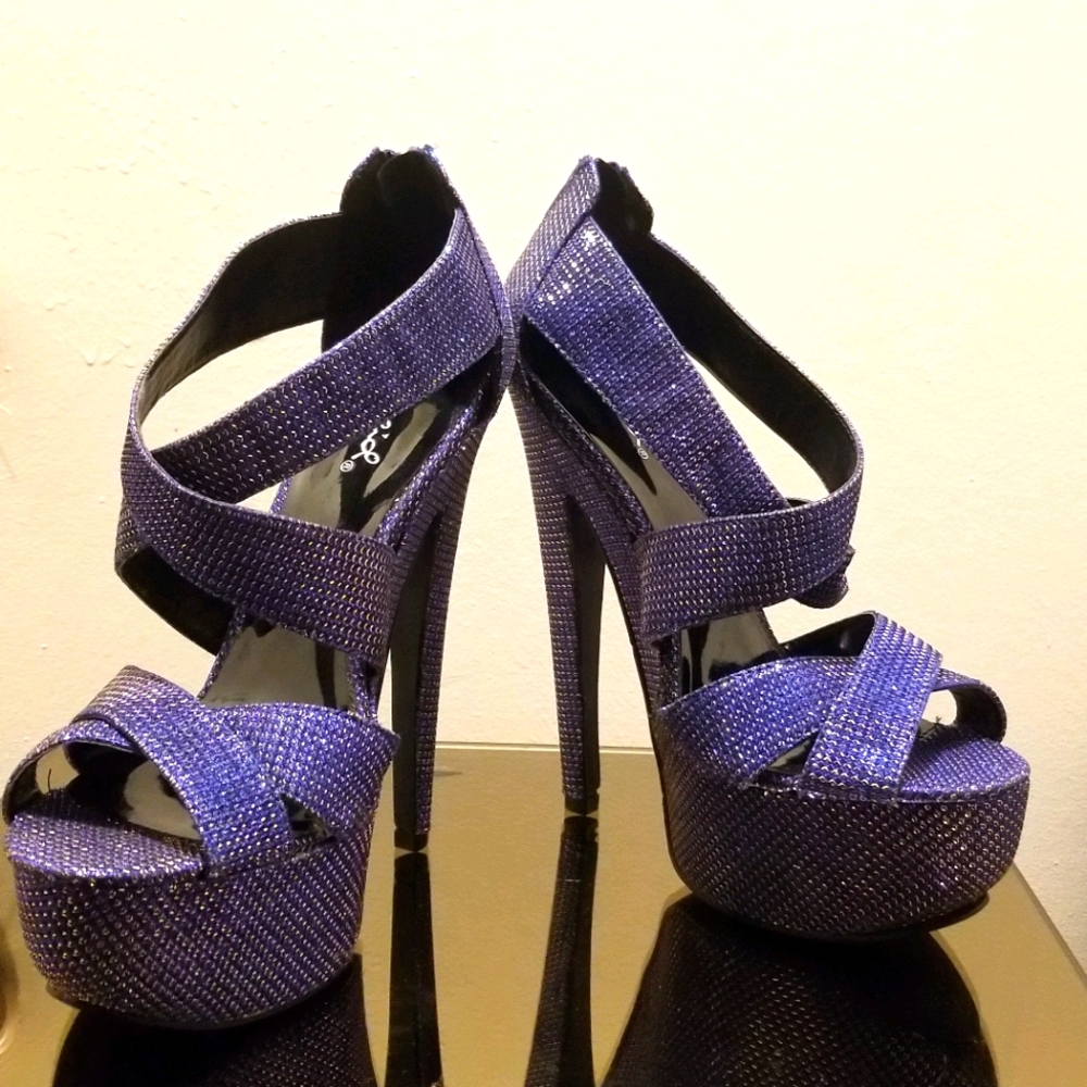 Womens blue stilettos size: 9